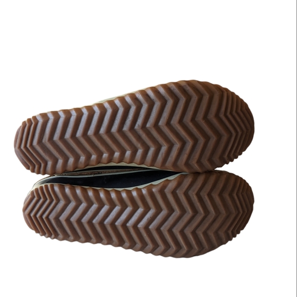 Sorel Out N About Waterproof Duck Boots - Picture 8 of 11